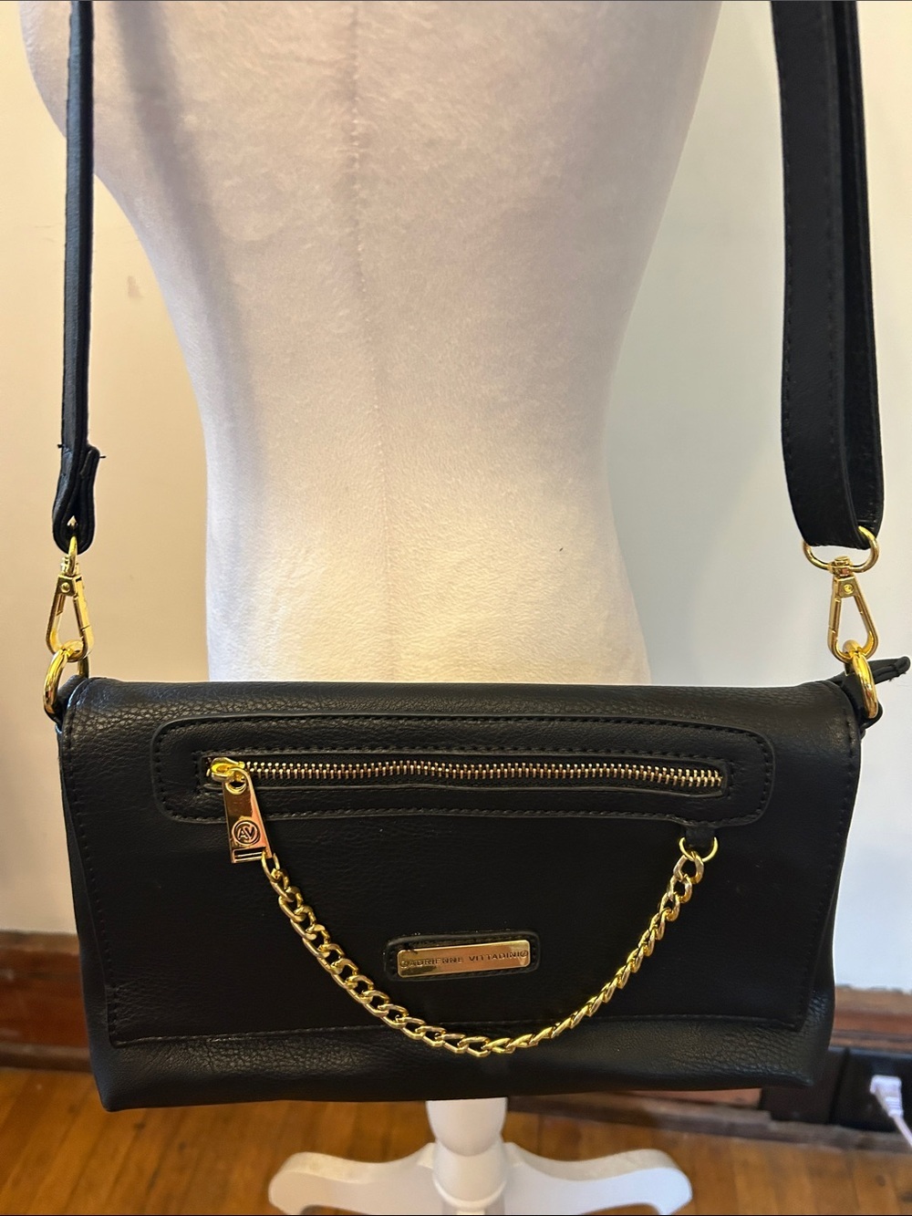 Adrianne Vittadini Black Leather Crossbody Bag Gold hardware NWOT